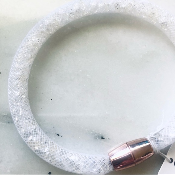 Mesh Crystal Magnetic Bracelet - Picture 2 of 2